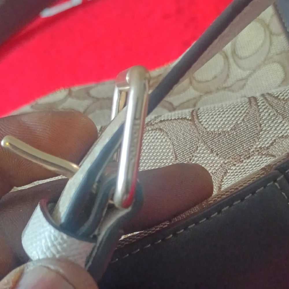Coach Signature Tan and Brown Shoulder Bag - Picture 8 of 9